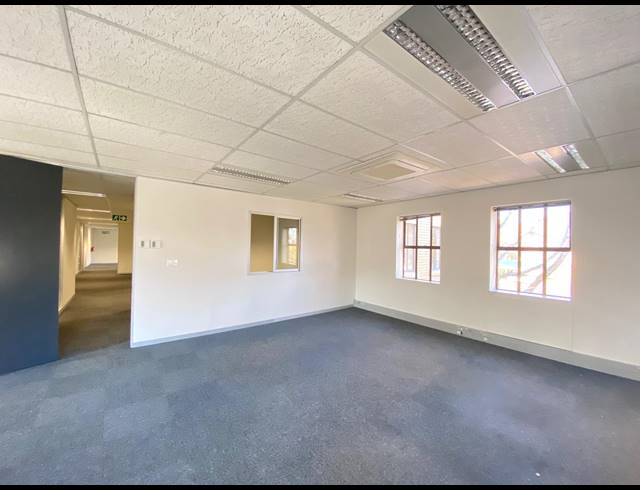 469M² OFFICE TO LET IN BRYANSTON